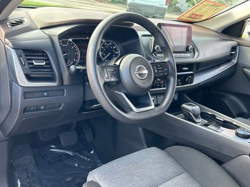 Used 2023 Nissan Rogue SV image 37