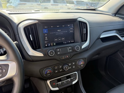 Used 2024 GMC Terrain SLT image 19