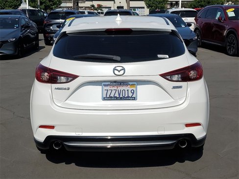 Used 2017 MAZDA MAZDA3 Grand Touring image 18