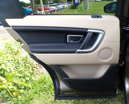 Used 2017 Land Rover Discovery Sport HSE image 45
