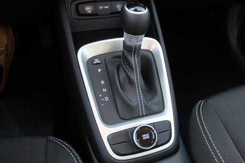 New 2025 Hyundai Venue SEL image 28