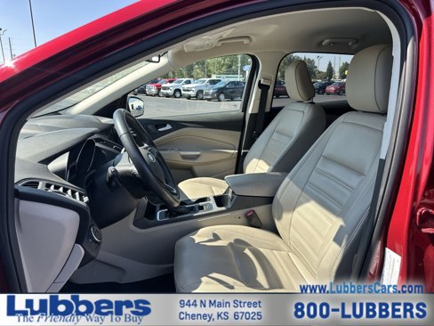 Used 2019 Ford Escape SEL image 11