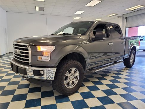 Used 2017 Ford F150 XLT w/ Equipment Group 302A Luxury image 3
