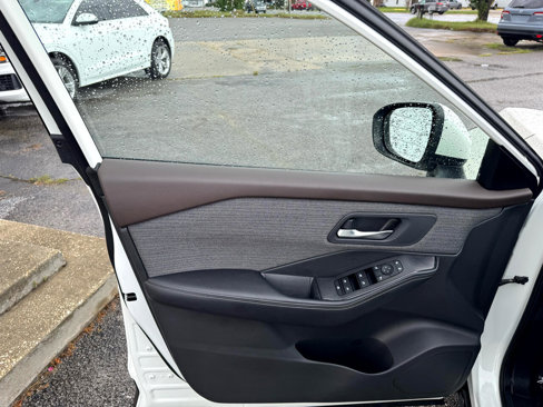 Used 2021 Nissan Rogue SV image 20