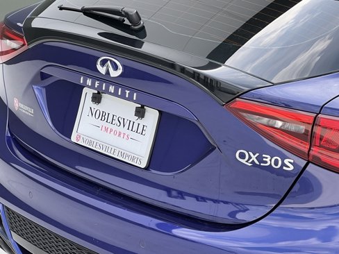 Used 2017 INFINITI QX30 Sport image 13