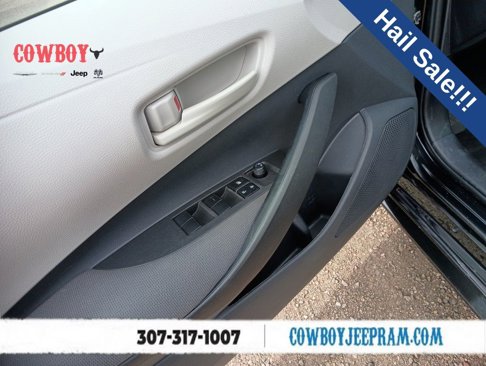 Used 2022 Toyota Corolla LE image 12