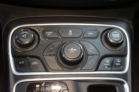 Used 2015 Chrysler 200 LX image 20