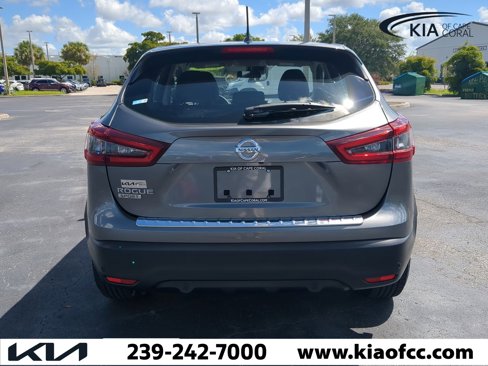 Used 2020 Nissan Rogue Sport S image 6