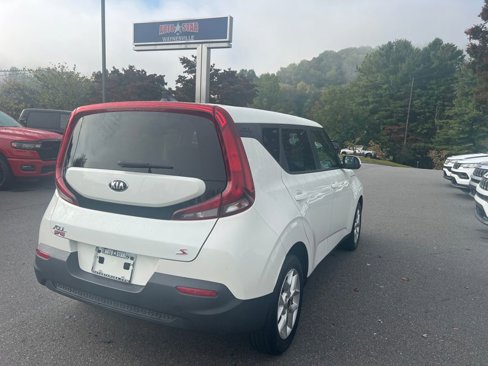 Used 2021 Kia Soul S image 3