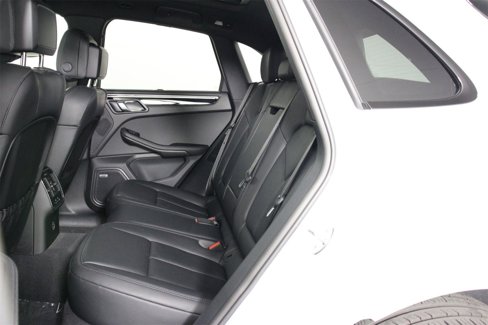 Certified 2025 Porsche Macan image 33