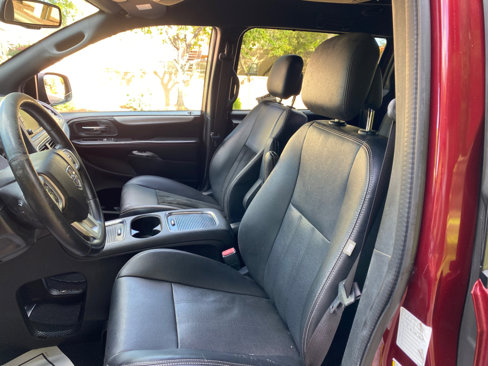 Used 2018 Dodge Grand Caravan GT image 23
