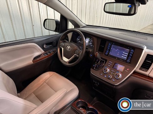 Used 2018 Toyota Sienna Limited Premium image 23