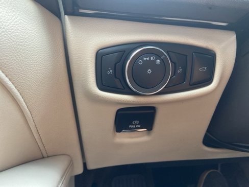 Used 2018 Lincoln MKZ Select w/ Select Plus Package image 19