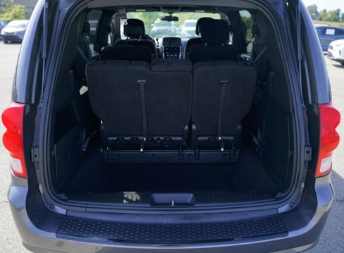 Used 2017 Dodge Grand Caravan SE image 8