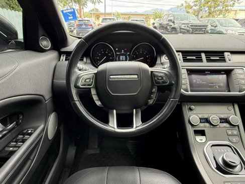 Used 2018 Land Rover Range Rover Evoque SE image 12