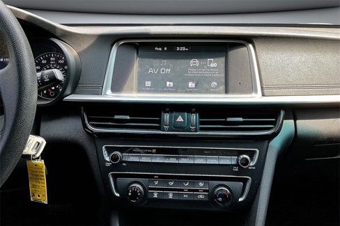 Used 2020 Kia Optima LX image 9