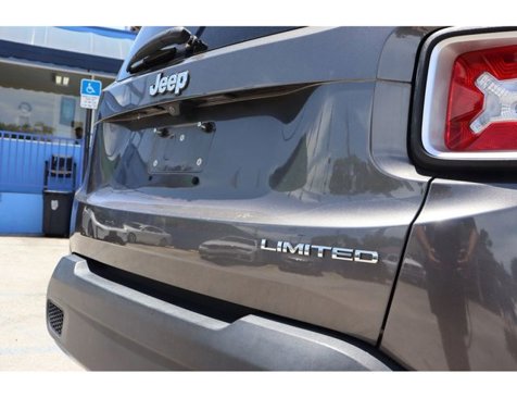 Used 2017 Jeep Renegade Limited image 22