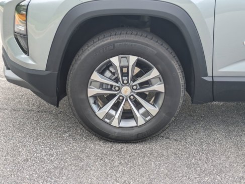 Used 2025 Chevrolet Equinox LT image 32