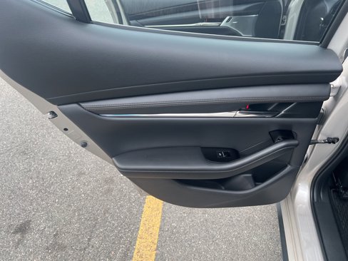 Used 2022 MAZDA MAZDA3 s image 11