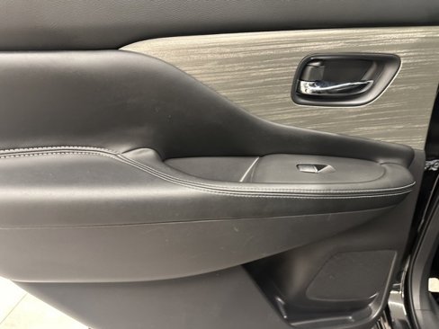 Used 2017 Nissan Murano Platinum w/ Platinum Technology Package image 19