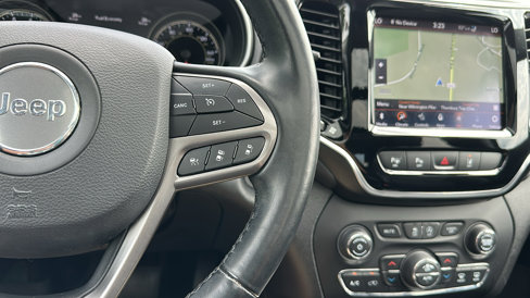 Used 2021 Jeep Cherokee Limited w/ Elite Package image 18