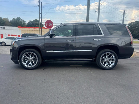 Used 2017 Cadillac Escalade Premium Luxury image 2