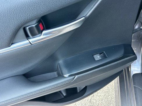Used 2020 Toyota Camry XSE image 35