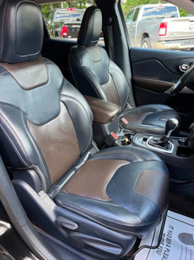Used 2017 Jeep Cherokee Limited image 19