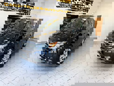 Used 2014 Honda Odyssey Touring image 1
