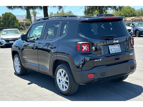 Used 2022 Jeep Renegade Latitude image 3