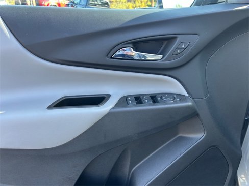 Used 2023 Chevrolet Equinox LT image 11