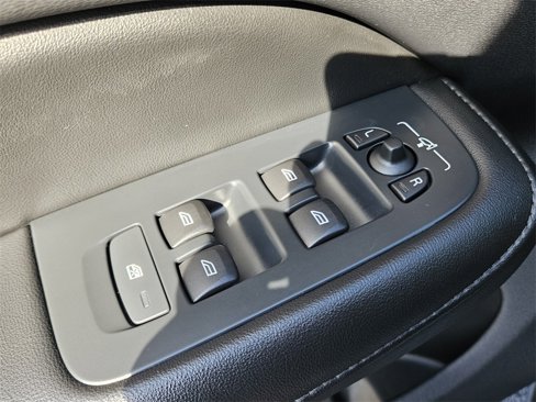 Certified 2024 Volvo S60 B5 Core image 41