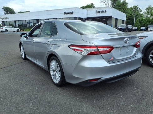 Used 2019 Toyota Camry XLE image 6