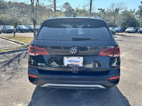 Certified 2024 Volkswagen Taos S image 5