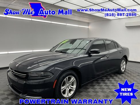 Used 2017 Dodge Charger SE image 1