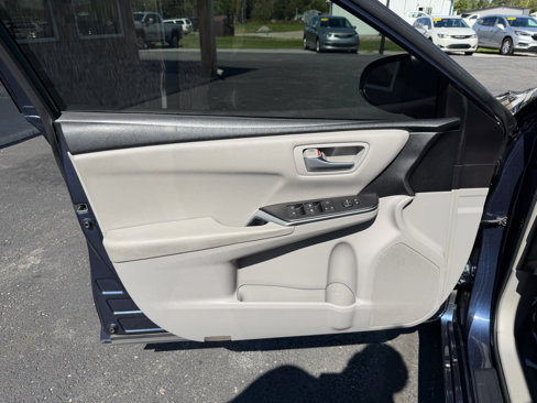 Used 2016 Toyota Camry LE image 11