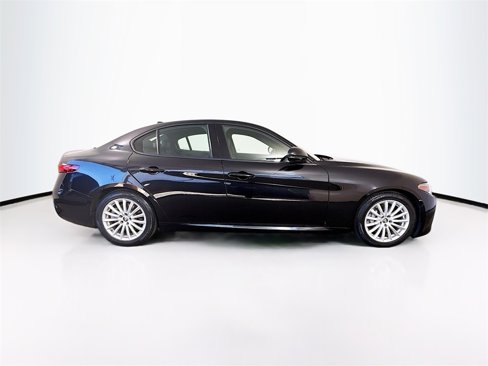 Used 2022 Alfa Romeo Giulia Sprint image 8