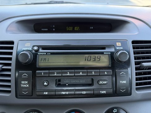 Used 2002 Toyota Camry LE image 18