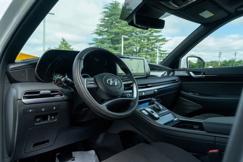 Used 2025 Hyundai Palisade Calligraphy image 17