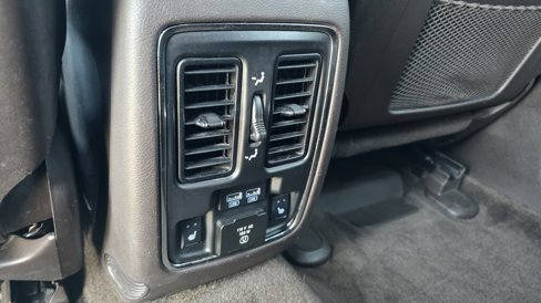 Used 2019 Jeep Grand Cherokee Overland image 16