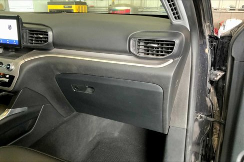 Certified 2020 Ford Explorer XLT w/ Equipment Group 202A image 17
