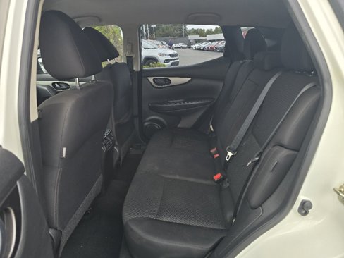 Used 2021 Nissan Rogue Sport S image 9