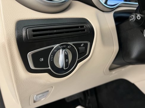 Used 2017 Mercedes-Benz GLC 300 4MATIC w/ Premium 1 Package image 29