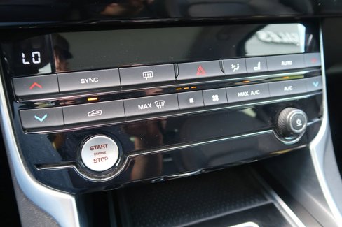 Used 2018 Jaguar XE Prestige image 30