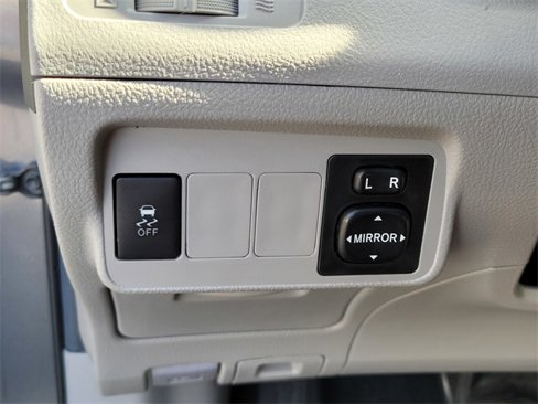 Used 2012 Toyota Corolla LE image 27