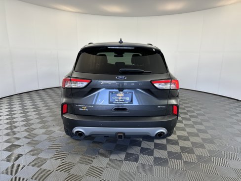 Used 2020 Ford Escape Titanium image 9