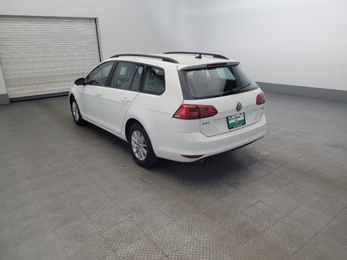 Used 2017 Volkswagen Golf S image 5