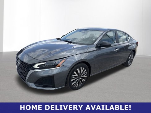 Used 2025 Nissan Altima 2.5 SV image 3