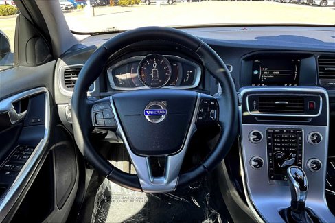 Used 2017 Volvo V60 T5 Cross Country w/ Convenience Package image 5