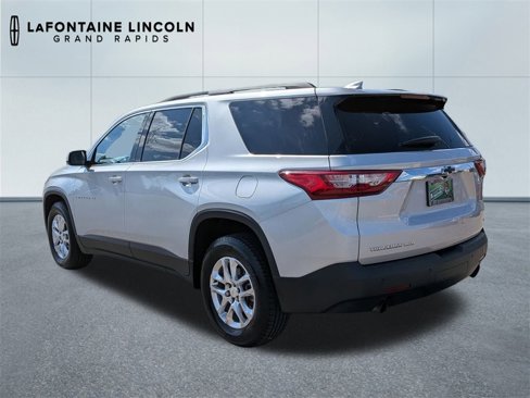 Used 2020 Chevrolet Traverse LT w/ Driver Confidence II Package image 3